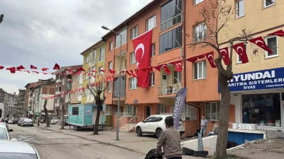 Sivaslı Astsubay Kıdemli Başçavuş Nihat İrgi, İspanya'da görev yaptığı gemide