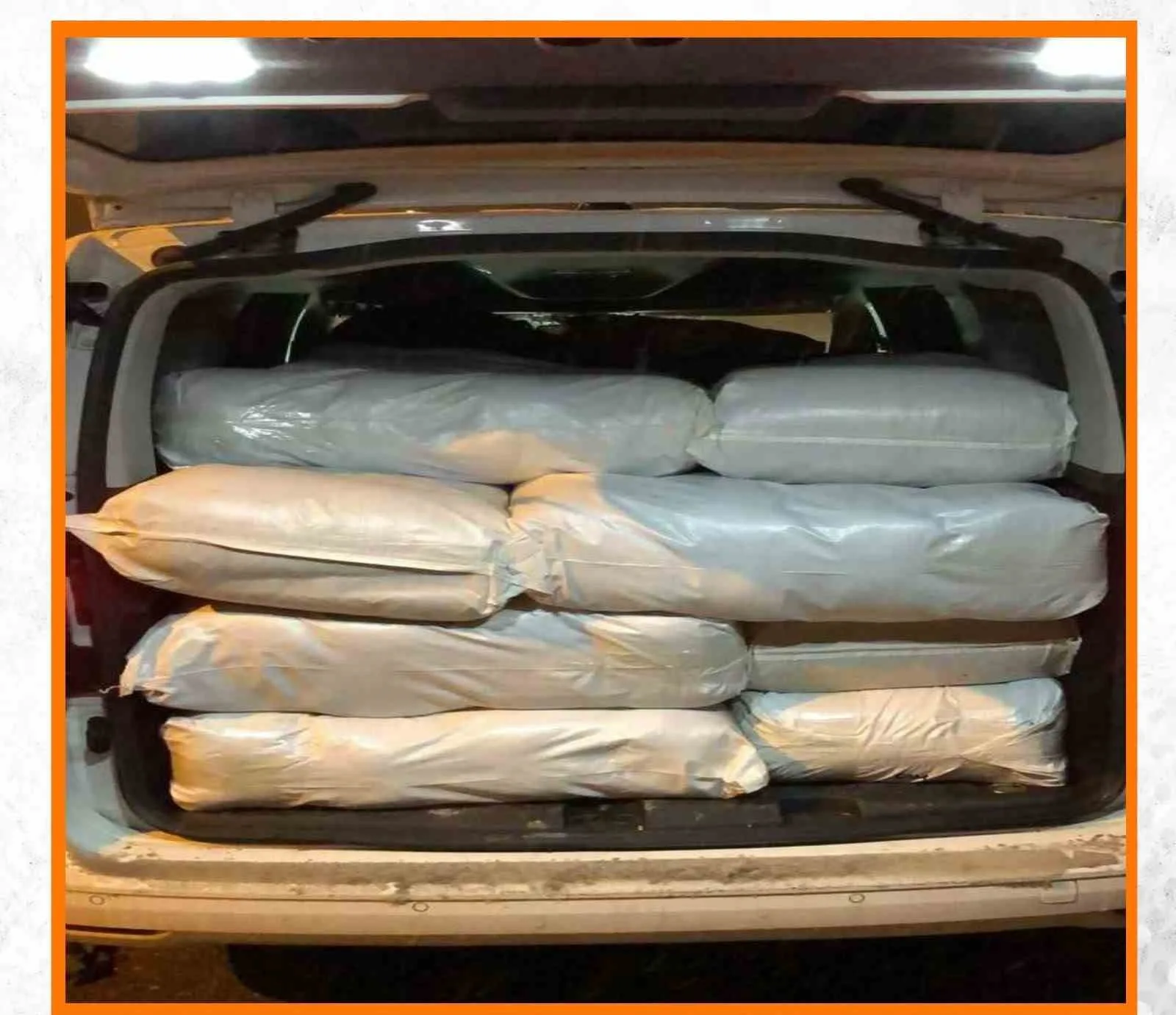 Erzincan'da Kaçakçılık ve Organize Suçlarla Mücadele Şube Müdürlüğü, şüpheli araçta