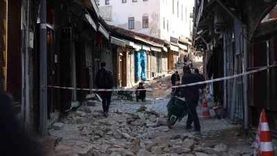 Safranbolu'nun tarihi arnavut kaldırımları, restorasyon çalışmaları sayesinde eski ihtişamına kavuşturuluyor.