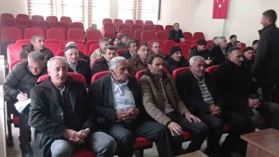 Tekman ilçesinde çiftçilere tarım uygulamaları hakkında bilgi verildi. Programda Ziraat