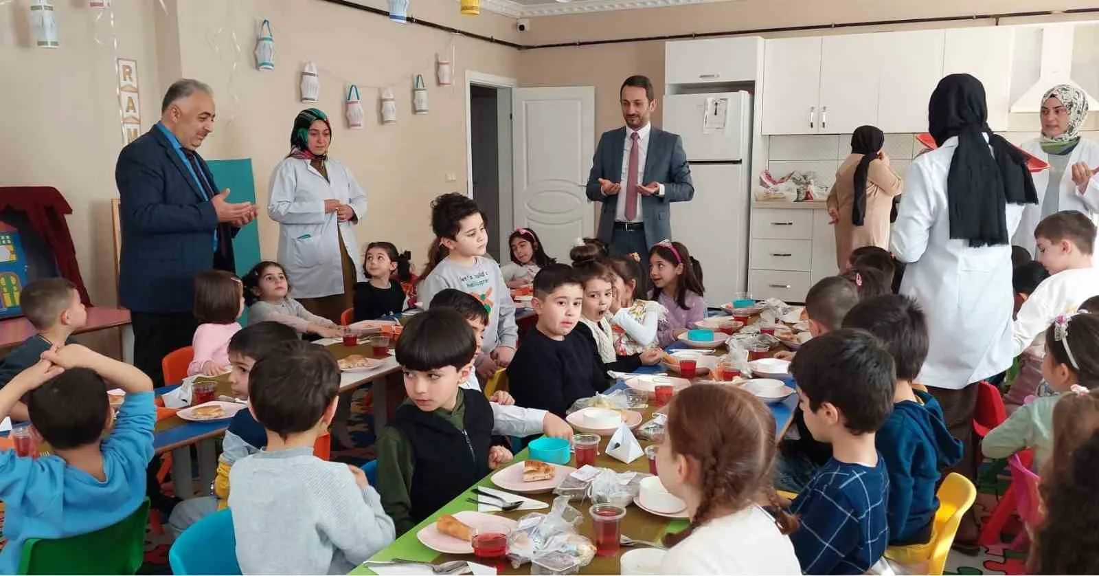Erzurum'da, Palandöken İlçesi Müftülüğü tarafından düzenlenen 4-6 Yaş Kur'an Kursu'nda