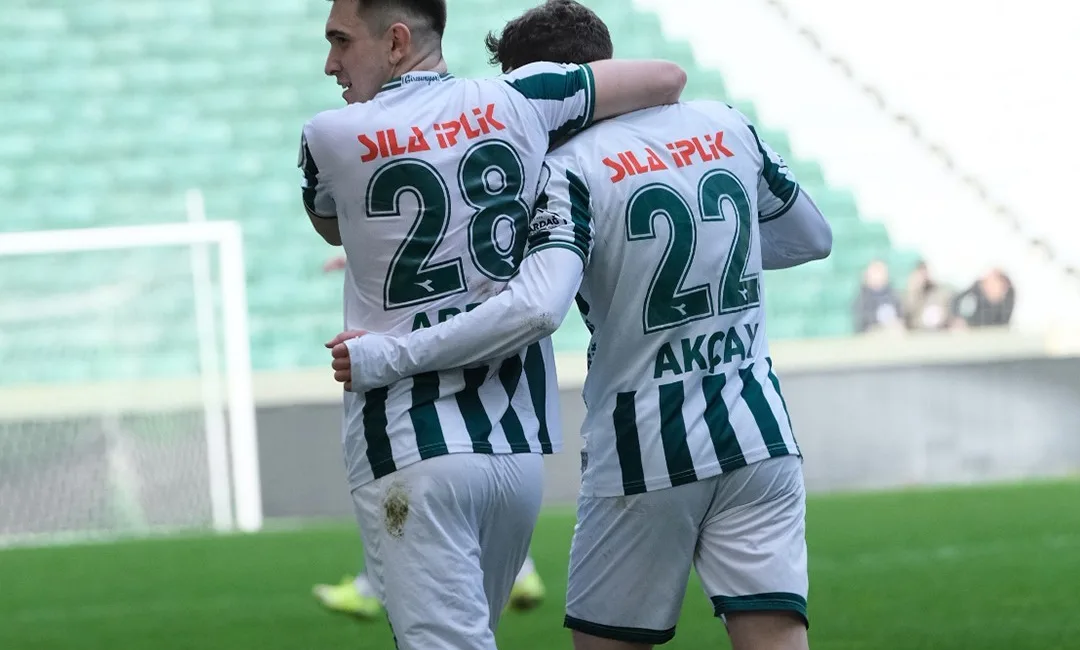 Giresunspor, TFF 2. Lig Kırmızı Grup'ta Karacabey Belediyespor'u 2-1 mağlup