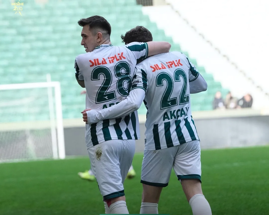 Giresunspor, TFF 2. Lig Kırmızı Grup'ta Karacabey Belediyespor'u 2-1 mağlup