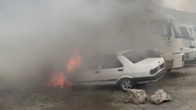 Çatalzeytin ilçesinde park halindeki Tofaş-Fiat araçta çıkan yangın, itfaiye ekipleri
