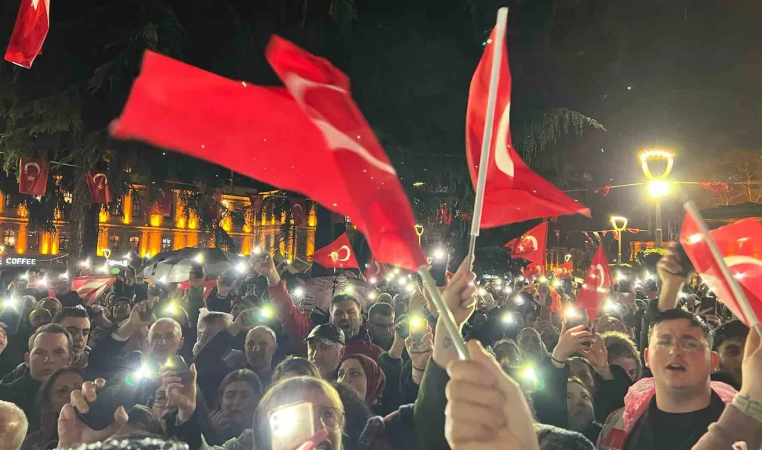 Trabzon'da CHP üyeleri, İstanbul Büyükşehir Belediye Başkanı Ekrem İmamoğlu'na destek