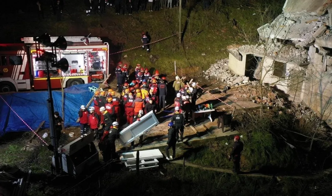 Trabzon'da gerçekleşen kentsel arama ve kurtarma tatbikatında, çöken bir binada