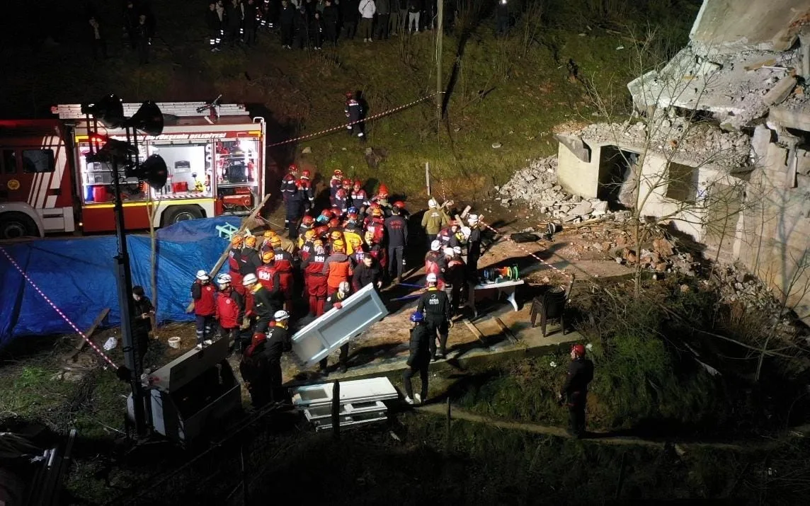 Trabzon'da gerçekleşen kentsel arama ve kurtarma tatbikatında, çöken bir binada