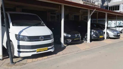 Hatay'da yaşayan Suriyeliler, ülkelerine dönmek için araçlarını piyasanın altında satarak