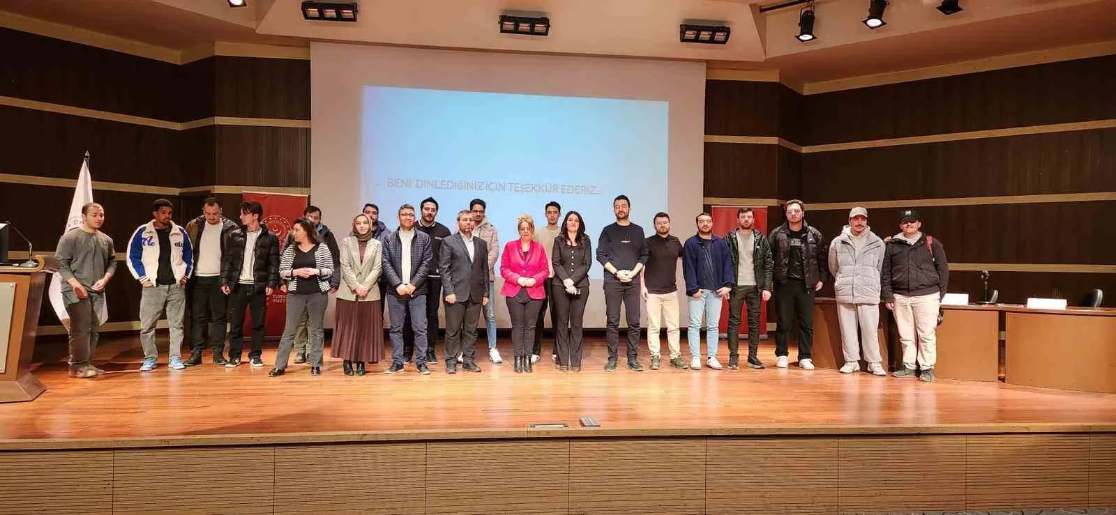 2025 Aile Yılı kapsamında Erzurum'da gerçekleşen konferansta, aile kurumunun gençler