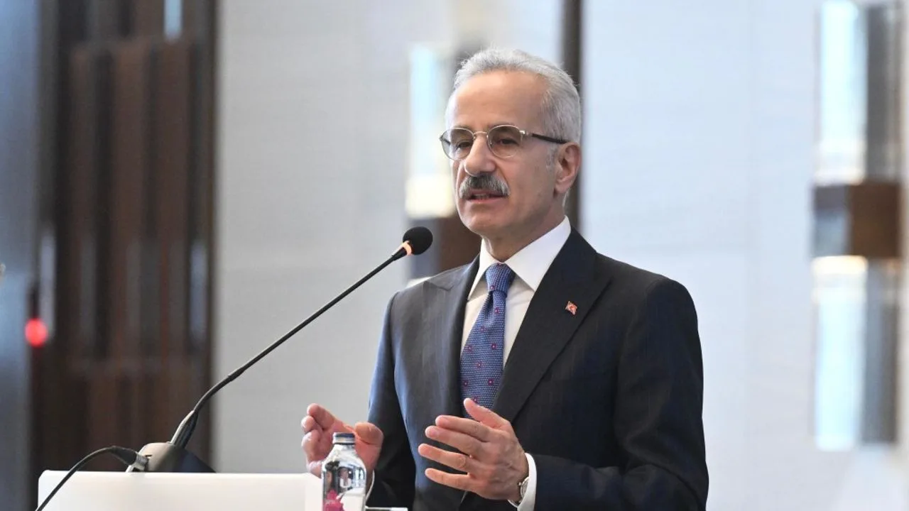 Ulaştırma ve Altyapı Bakanı Abdulkadir Uraloğlu, Ramazan Bayramı dolayısıyla bir