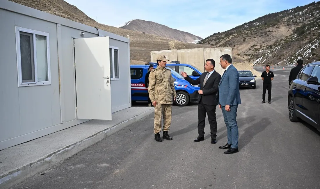 Erzurum Valisi Mustafa Çiftçi, Tortum ilçesindeki "Jandarma Yol Kontrol Noktası"nı