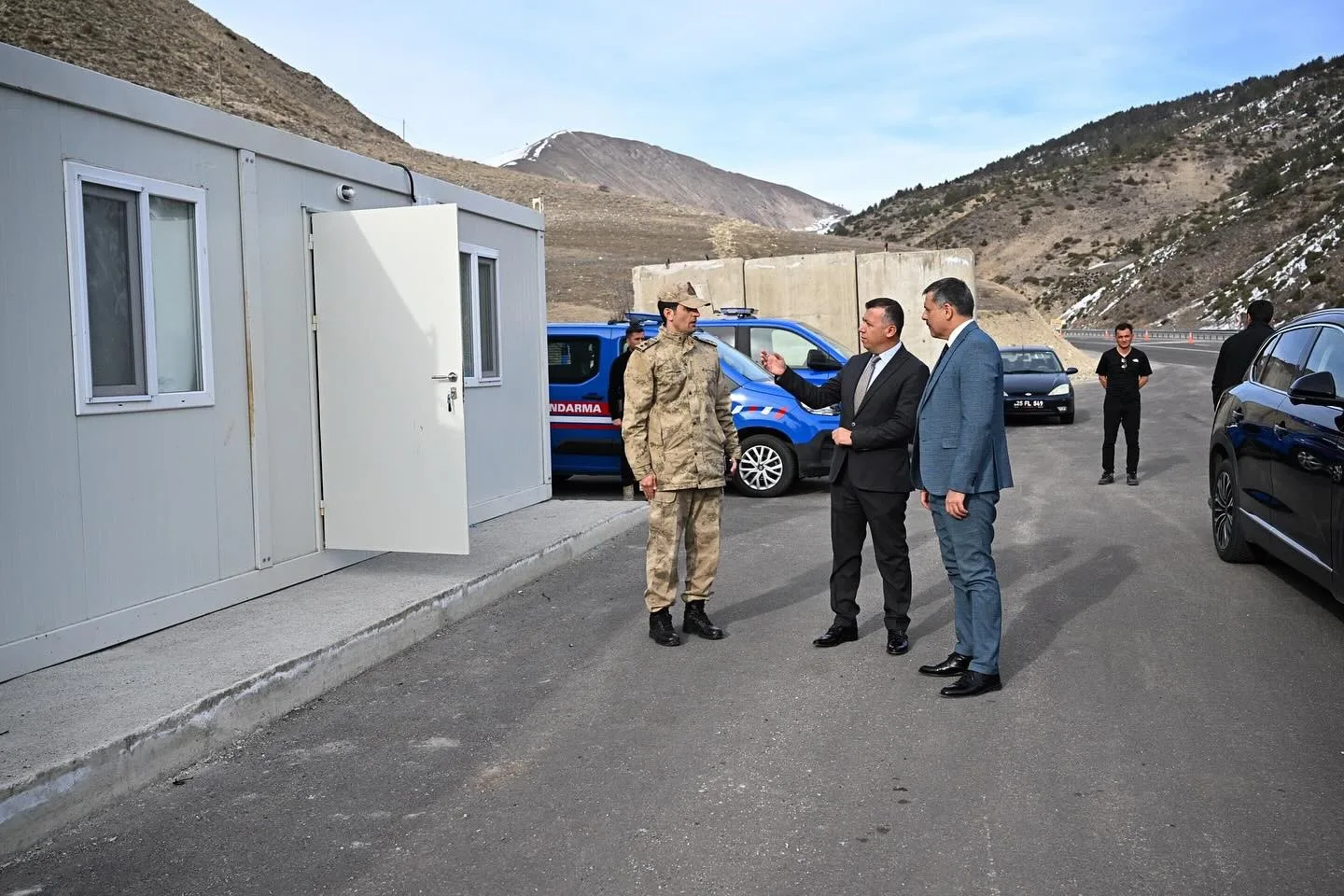 Erzurum Valisi Mustafa Çiftçi, Tortum ilçesindeki "Jandarma Yol Kontrol Noktası"nı