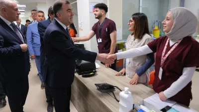 Bayburt Valisi Mustafa Eldivan, Bayburt Devlet Hastanesi'ni ziyaret ederek hastaları