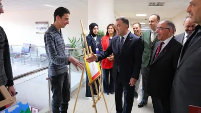 Bayburt'ta Vali Mustafa Eldivan'ın katılımıyla açılan "Özel Çocuklarımızın Gözünden Dünyaya