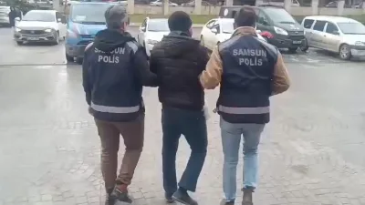 İlkadım ilçesindeki suçlardan aranan A.O., polis tarafından yakalandı. 8 yıl