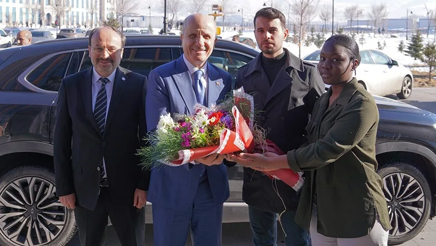 YÖK Başkanı Prof. Dr. Erol Özvar, Erzurum'da ETÜ öğrencilerine hitap