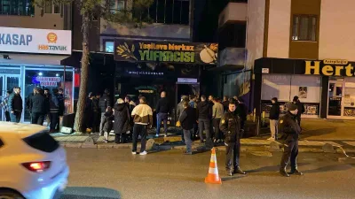 Kocaeli'nde bulunan bir yufkacı dükkanında çıkan yangın, itfaiye ekipleri tarafından