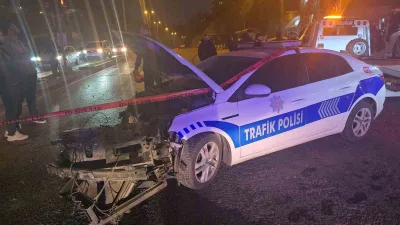 Zonguldak'ın Karadeniz Ereğli ilçesinde polis aracının da karıştığı kavşak kazasında
