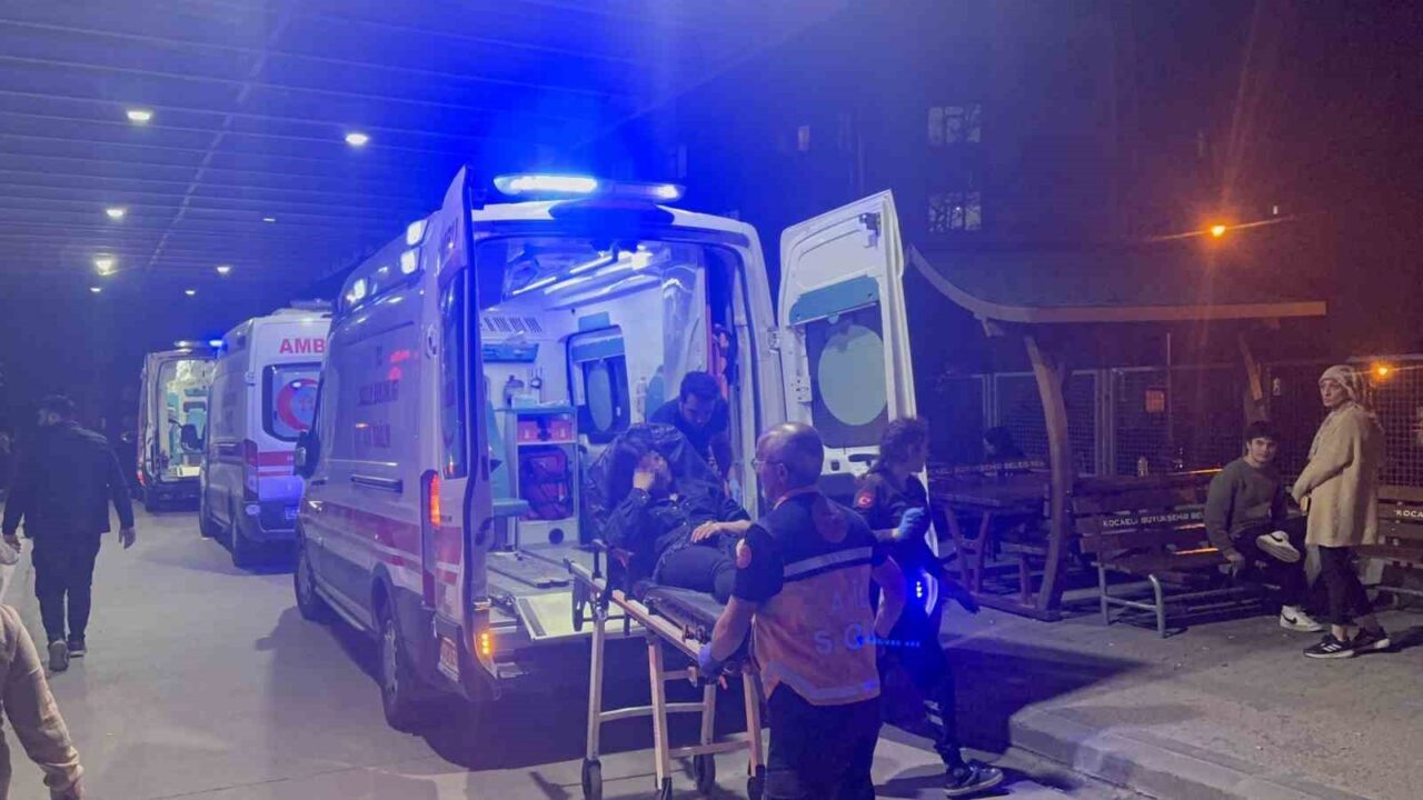 Kocaeli’nin Gebze ilçesinde 15 yaşındaki iki kızın kavgasında bir kişi