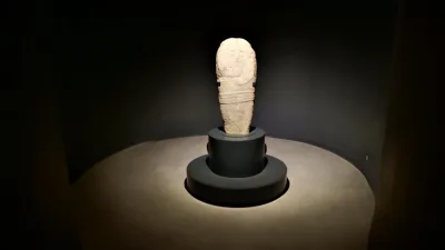 Erzurum Müzesi'nde bulunan 2 bin 500 yıllık 'Taş Baba' heykeli,