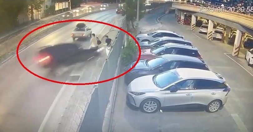 Kocaeli’de kaldırımda yürüyen Ayber Erkut ile Muhammed Ali Kraan’ın ölümüne