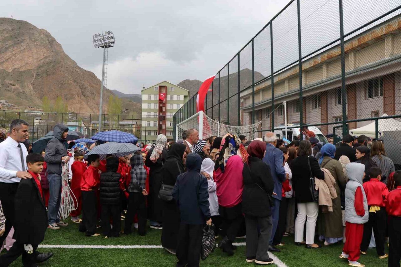 Erzurum’un Oltu ilçesindeki 23 Nisan Ulusal Egemenlik ve Çocuk Bayramı