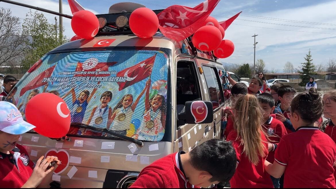 Erzincan Gençlik ve Spor İl Müdürlüğü Gençlik Merkezince, 23 Nisan
