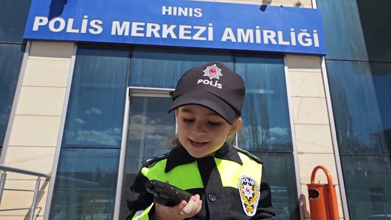Erzurum’un Hınıs ilçesinde 23 Nisan Ulusal Egemenlik ve Çocuk Bayramı