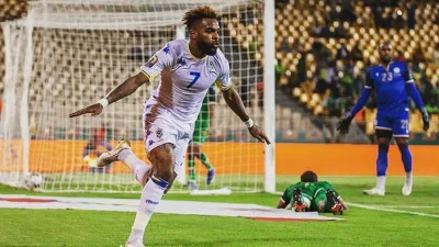 Süper Lig'de 2020-2021 sezonunun gol kralı olan Aaron Boupendza, Çin'de