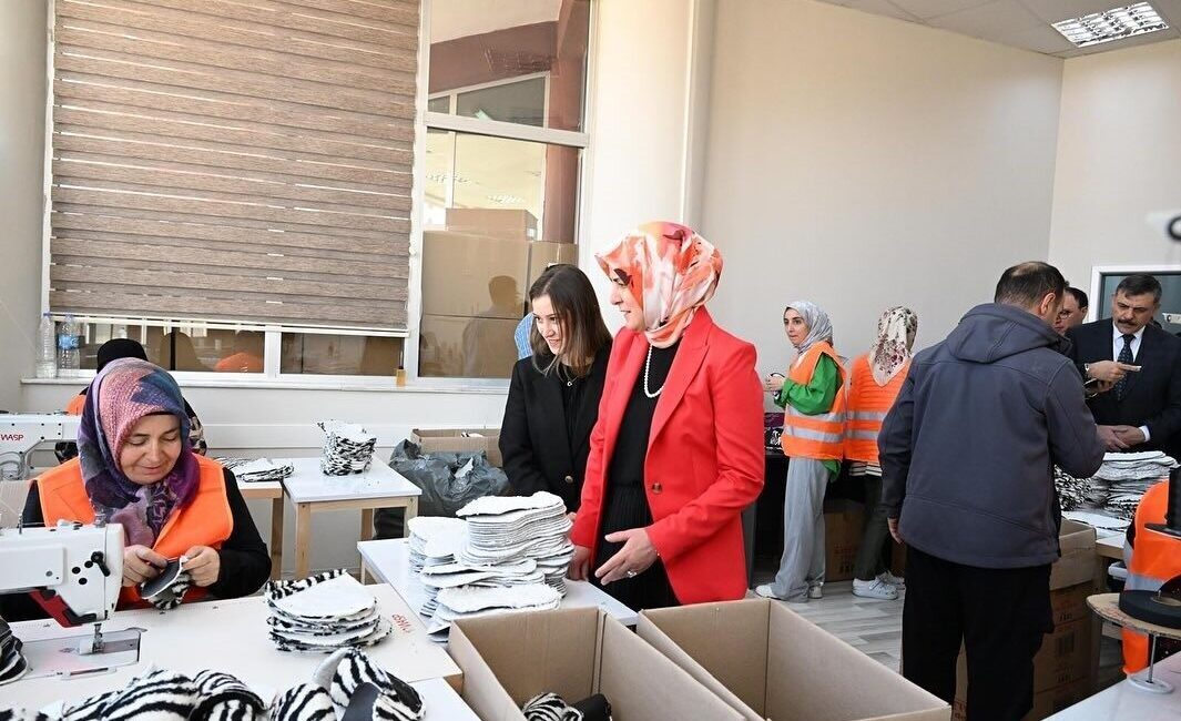 Erzurum Valisi Mustafa Çiftçi ve eşi Azime Çiftçi, Yakutiye ilçesinde