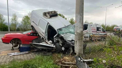 Kocaeli’de hafif ticari araçla seyir halinde olan alkollü sürücü, oto