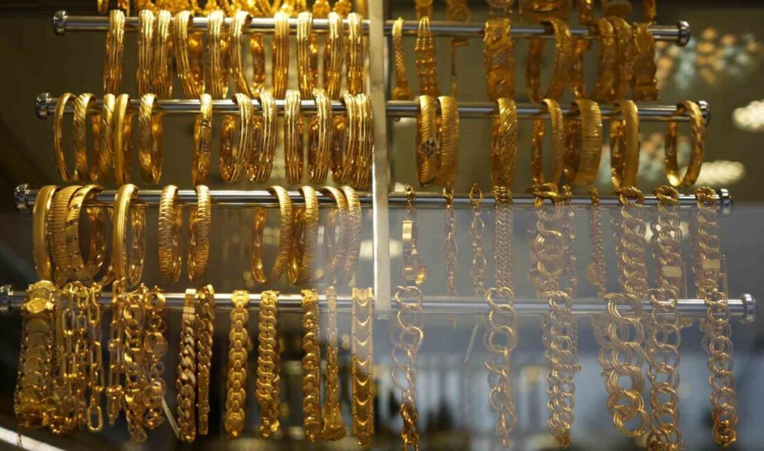 Erzincan’da faaliyet gösteren Nazir Kuyumculuk, 45. kuruluş yıldönümü nedeniyle maliyetine