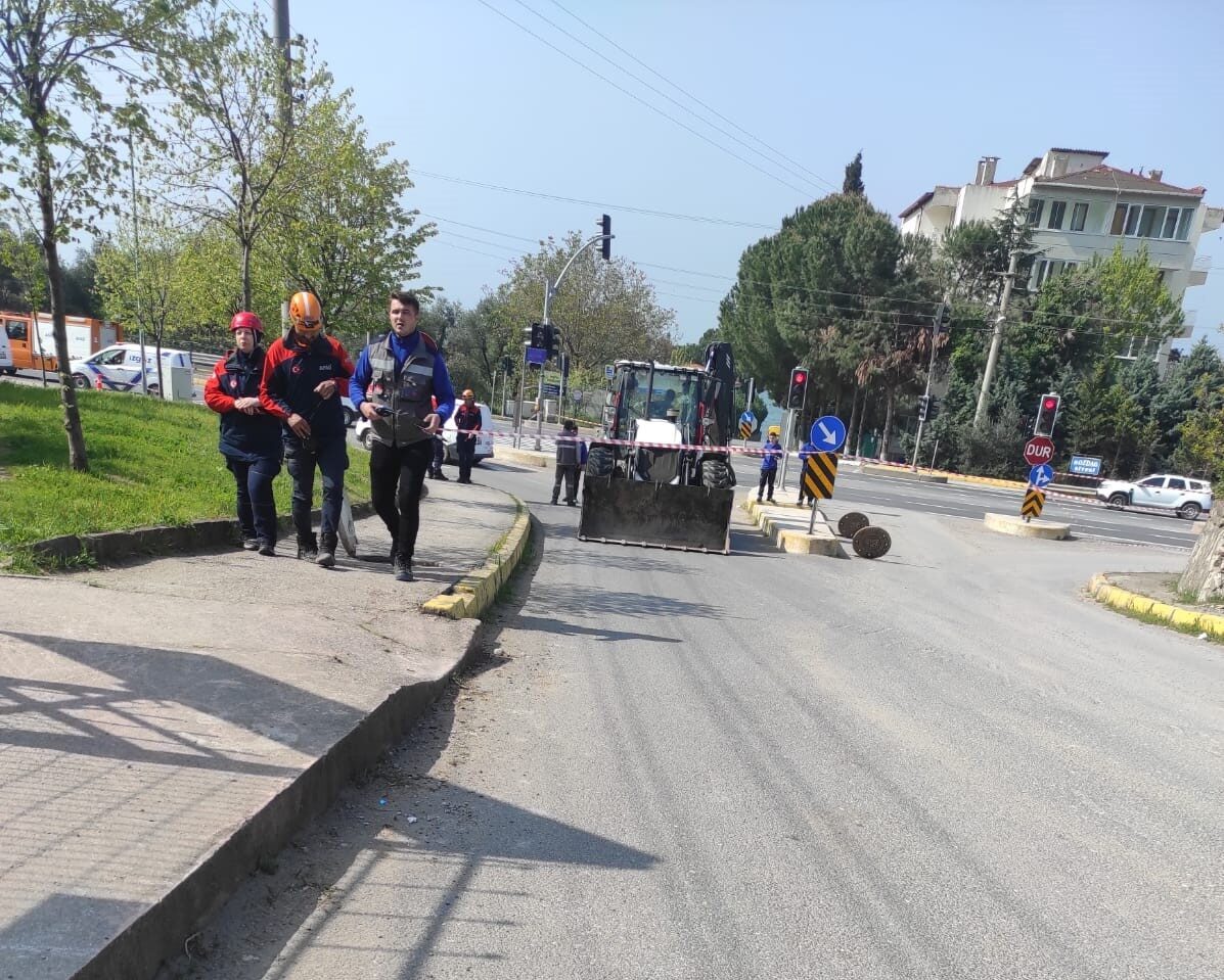 Kocaeli’nin Karamürsel ilçesinde altyapı çalışmaları esnasında doğal gaz borusu delindi.