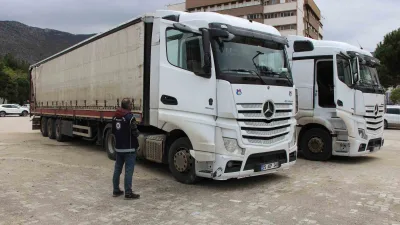 Amasya'da 5 Afganistanlı kaçak göçmenin koyun yüklü 2 tırda yakalanması