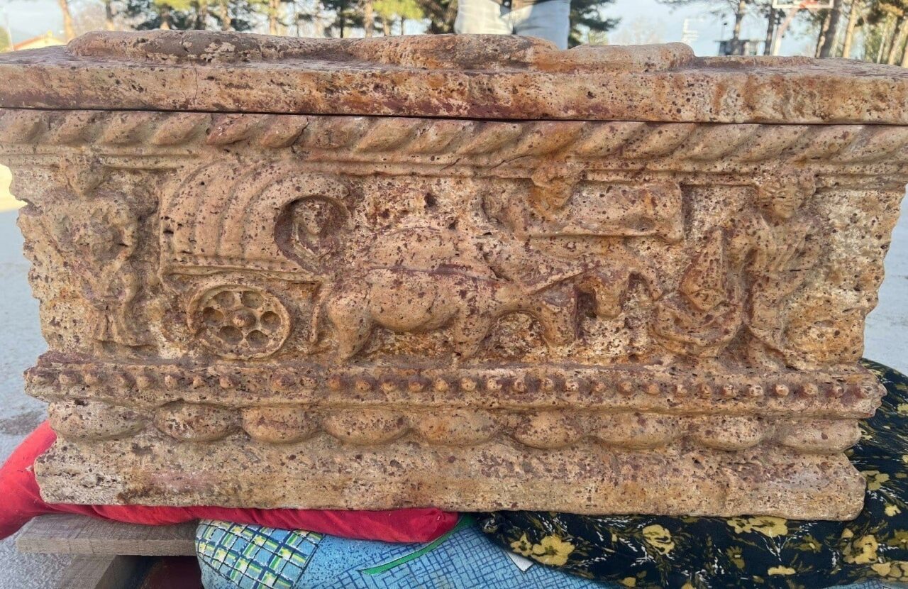 Amasya’da jandarmanın düzenlediği operasyonda Roma dönemine ait olduğu değerlendirilen mini