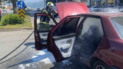 Zonguldak’ın Kozlu ilçesinde bir otomobilde çıkan yangın ekipleri harekete geçirdi.