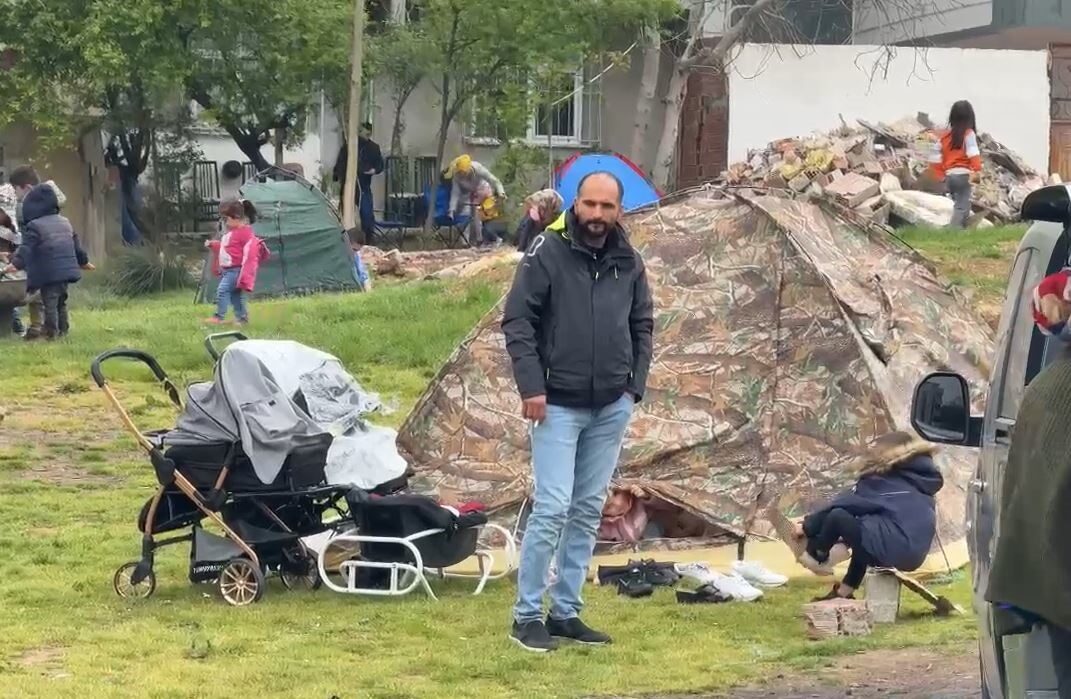 Arnavutköy’de deprem sırasında büyük panik yaşayan vatandaşlar Şehir Parkı’nı doldurdu.