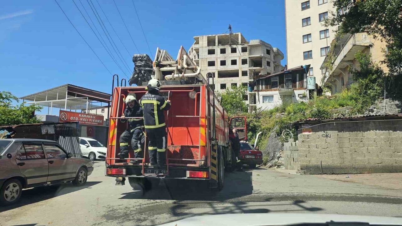 Zonguldak’ın Kozlu ilçesinde evdeki mutfak aspiratöründe çıkan yangın paniğe neden
