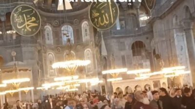 İstanbul’da yaşanan 6.2 büyüklüğündeki depreme Ayasofya-i Kebir Camii Şerifi’nde yakalanan