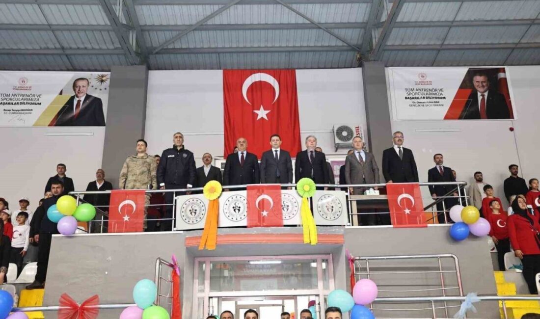 Erzurum’un Aziziye ilçesinde “Birleştirilmiş Sınıflar Geleneksel Çocuk Şenliği” düzenlendi. Aziziye