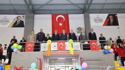 Erzurum’un Aziziye ilçesinde “Birleştirilmiş Sınıflar Geleneksel Çocuk Şenliği” düzenlendi. Aziziye