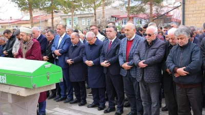 Milli Savunma Bakanı Yaşar Güler, yengesi Ramiye İmaç'ın Bayburt'taki cenaze