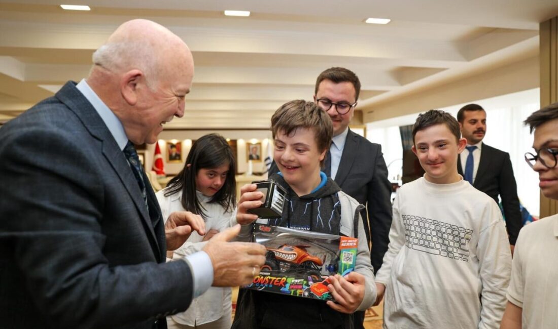 Erzurum Büyükşehir Belediye Başkanı Mehmet Sekmen, 23 Nisan Ulusal Egemenlik