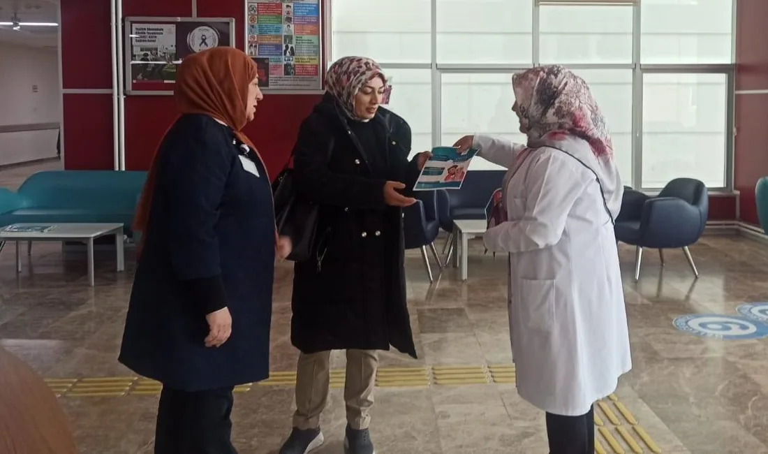 Ulusal Kanser Haftası kapsamında Bayburt Devlet Hastanesinde stant açılarak, bilgilendirmeler