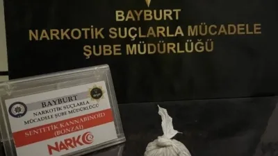 Bayburt’ta polisin durdurduğu araç içerisinde bulunan şahsa yönelik yapılan aramada