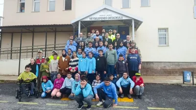 Aydıntepe Çok Programlı Anadolu Lisesi Havacılık Kulübü öğrencileri, model uçak