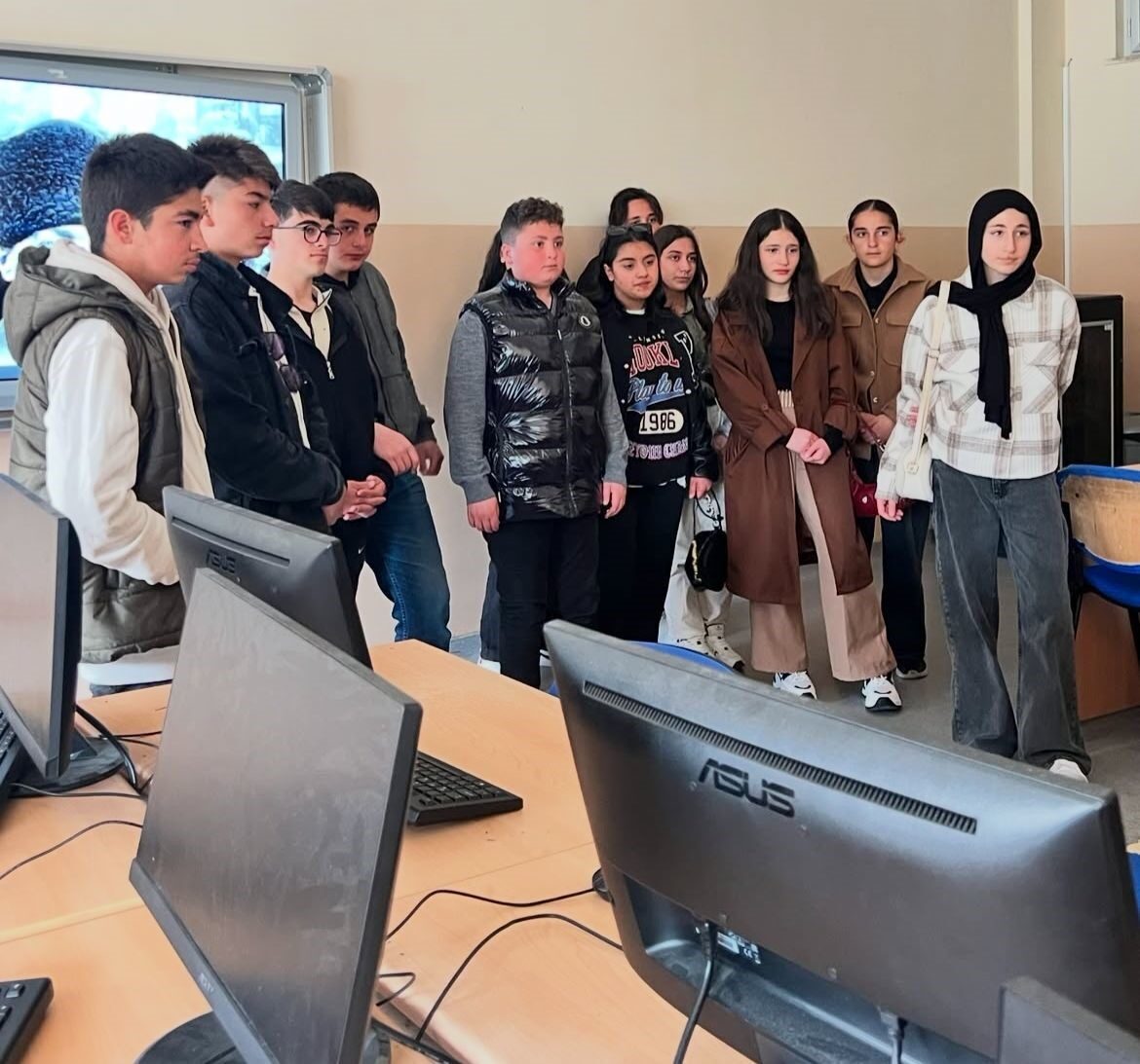 Liselere Giriş Sınavı(LGS) için gün sayan öğrencilere, liseleri tanıtmak amacıyla