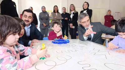 Bayburt Özel Eğitim Anaokulunda Otizm Farkındalık Günü için düzenlenen programa,