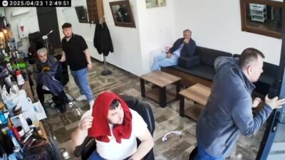 Tekirdağ’ın Malkara ilçesinde meydana gelen deprem anı bir berber dükkanında