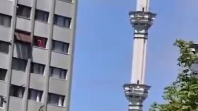 İstanbul’da 6.2 büyüklüğündeki depremde Beylikdüzü’nde bulunan Fatih Sultan Mehmet Camii